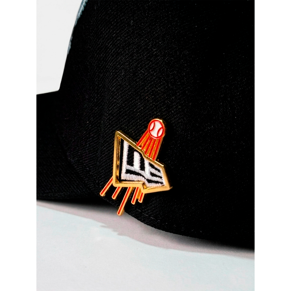 PIN "NEW ERA LOGO"